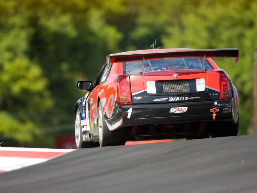  Cadillac CTS-V Race Car 2005 года  (фото 2 из 30)